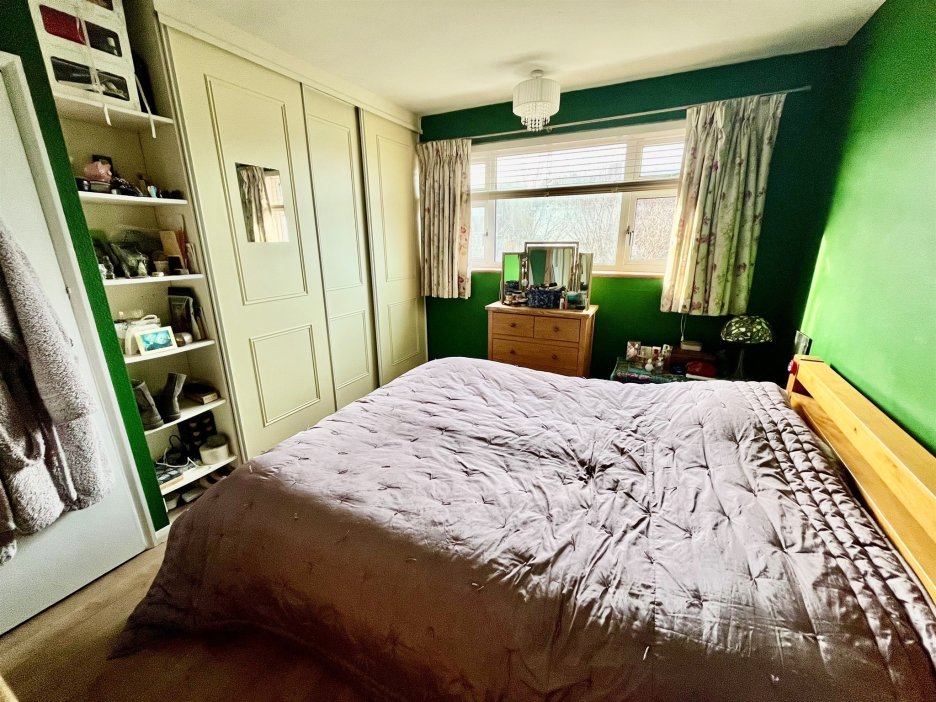 4 bedroom property for sale in Winstanley Road, Saffron Walden Offers