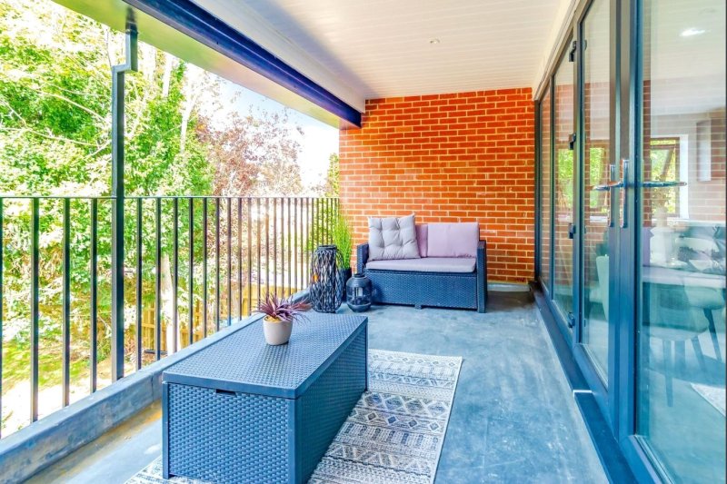 1 bedroom property for sale in Whyteleafe Hill, Whyteleafe, Surrey, CR3