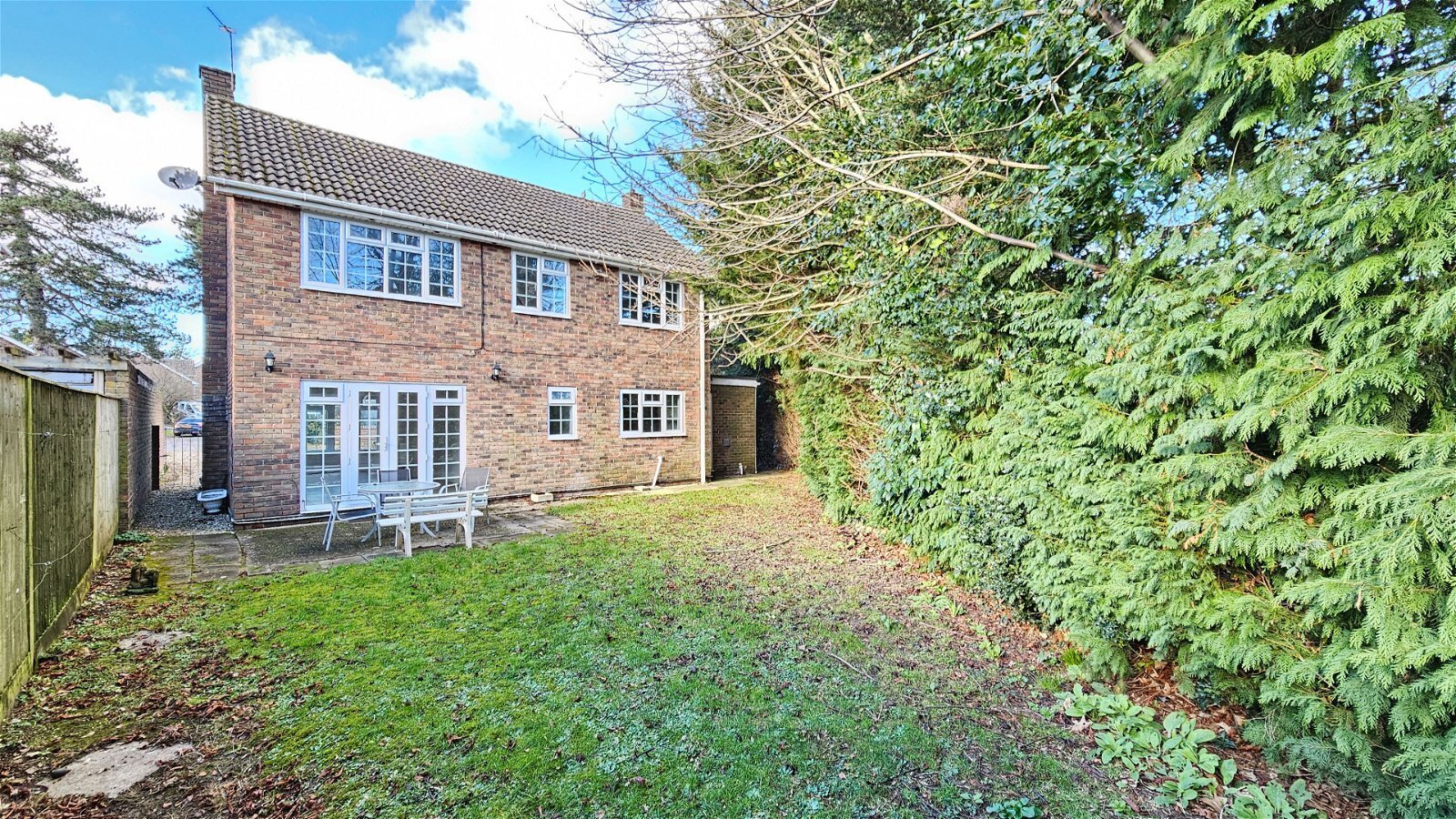 4 bedroom property for sale in Manor Place, Speen, Newbury, RG14 1RB