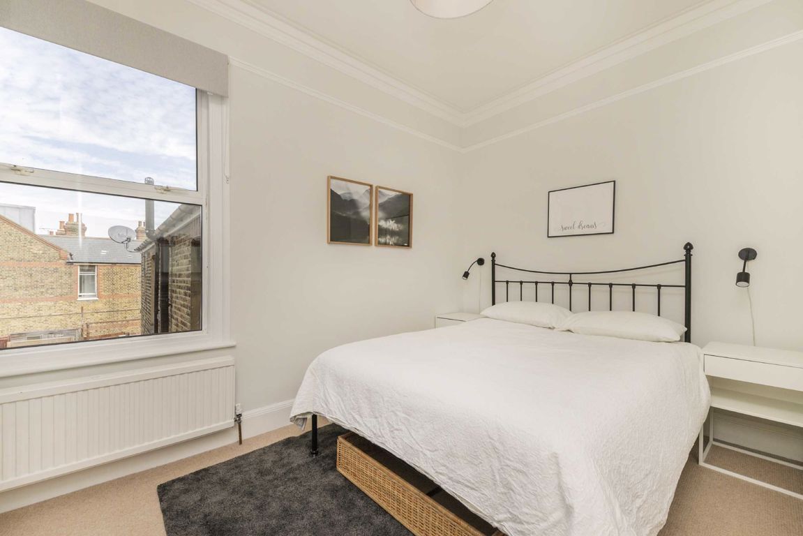 Jacksons 3 bedroom property for sale in Emmanuel Road, Balham £825,000