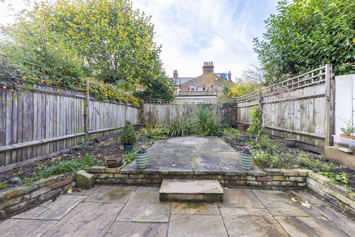 Jacksons 2 bedroom property for sale in Mantilla Road, Tooting £675,000