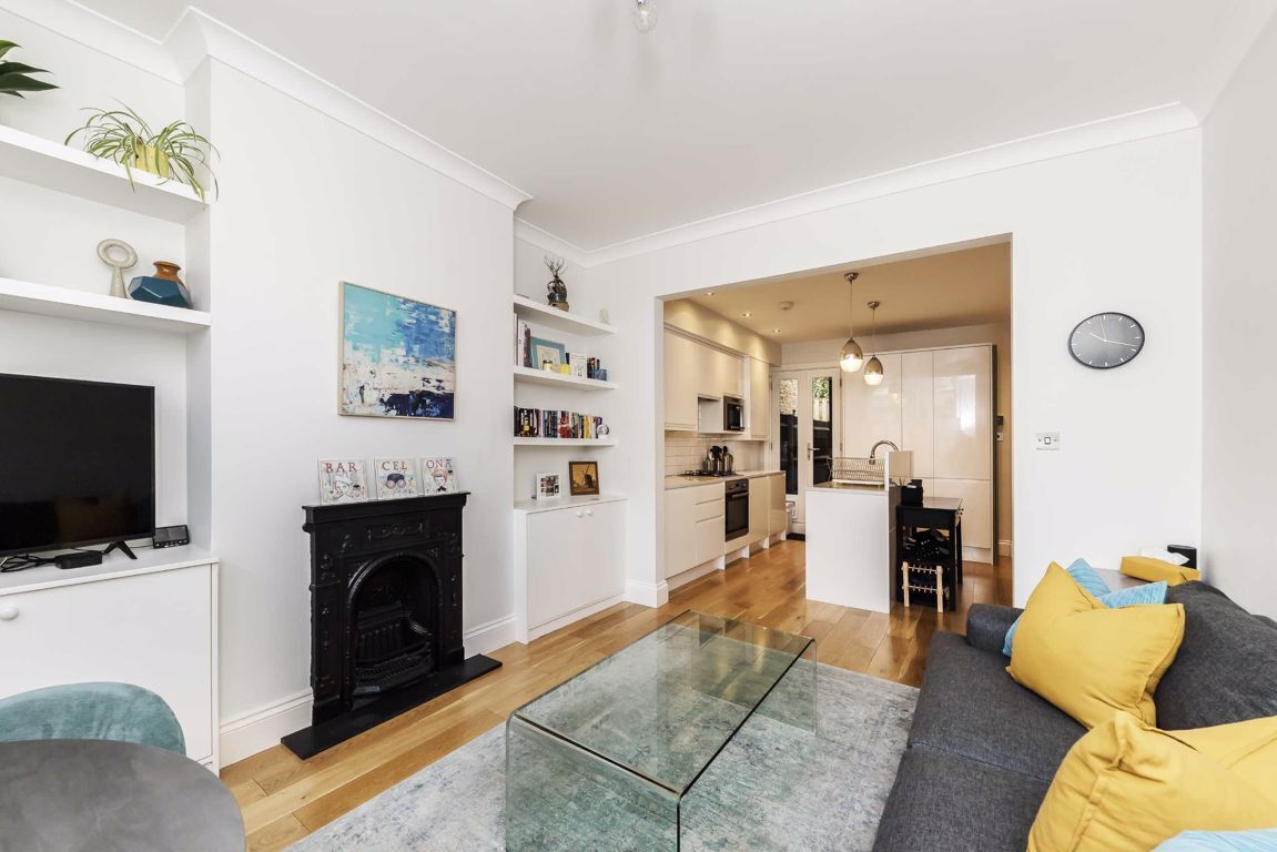 Jacksons 2 bedroom property for sale in St. Alphonsus Road, Clapham