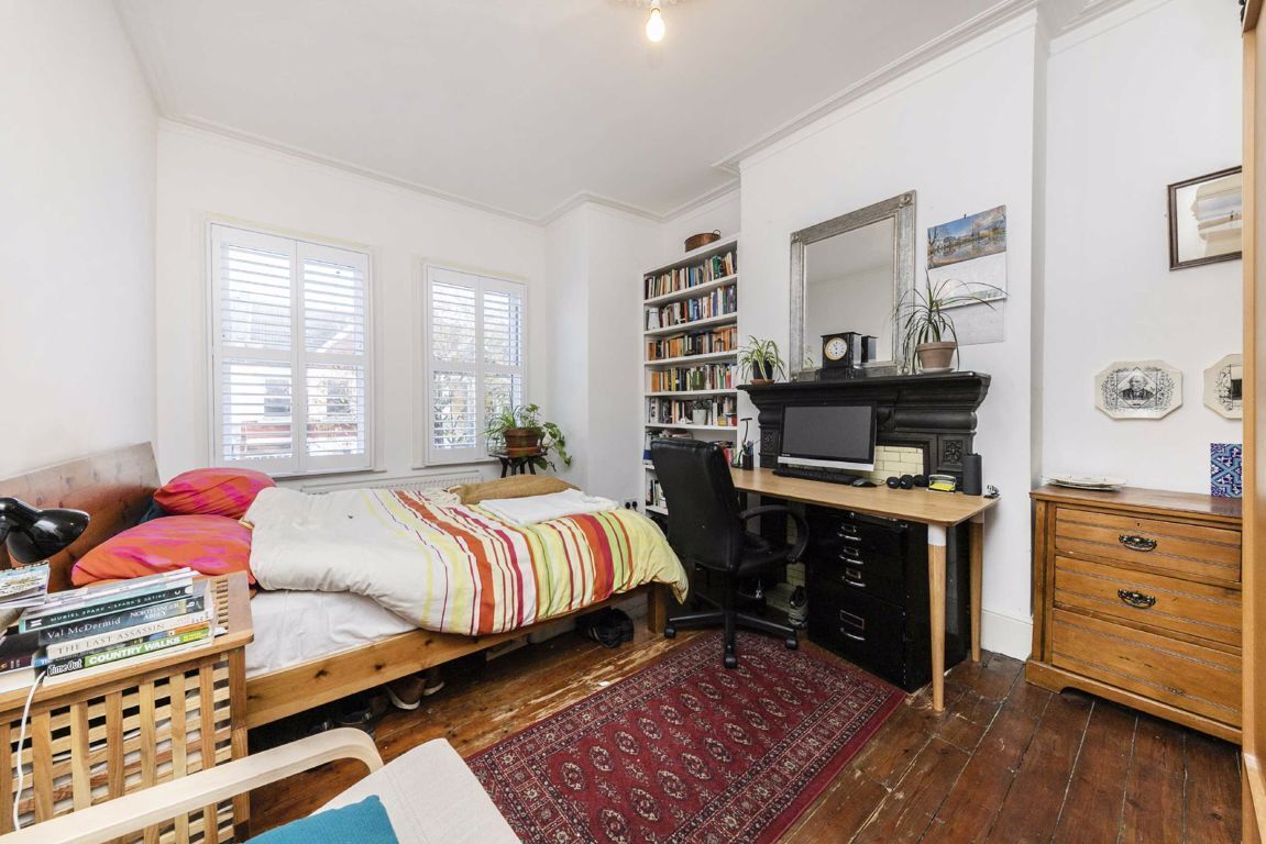 Jacksons 4 bedroom property for sale in Oakmead Road, Balham £875,000