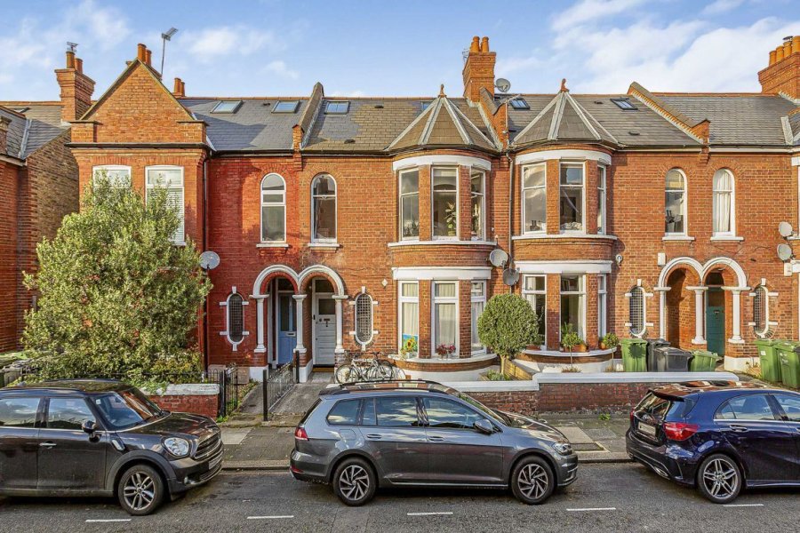Jacksons 2 bedroom property for sale in Mantilla Road, Tooting £675,000