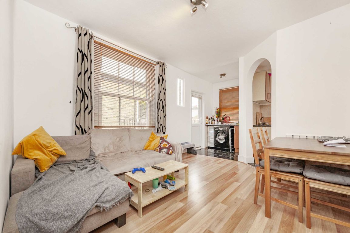 Jacksons 3 bedroom property for sale in Edgeley Road, Clapham £625,000