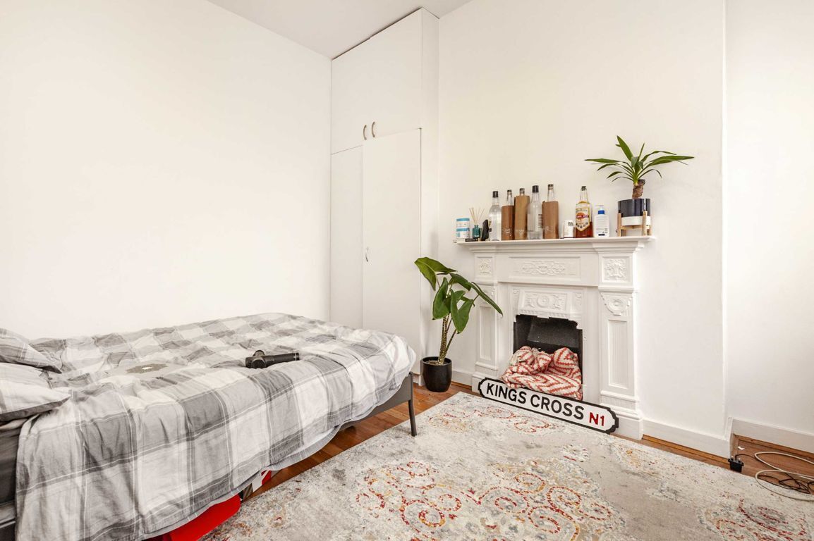 Jacksons 3 bedroom property for sale in Edgeley Road, Clapham £625,000