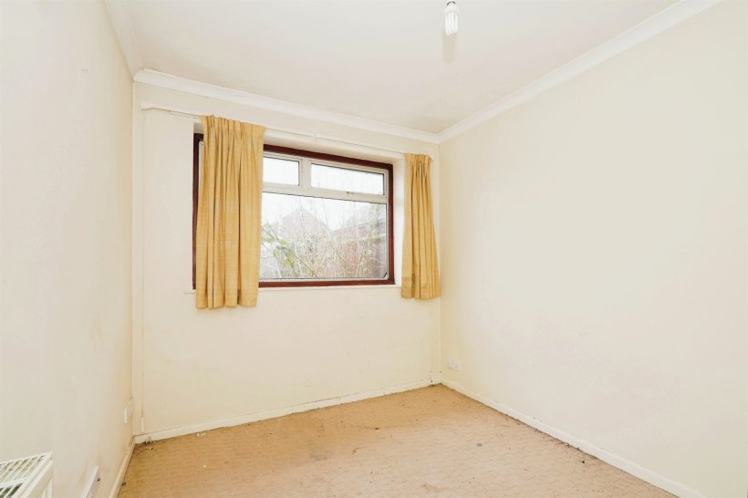 Queensfield, Swindon 2 bedroom semidetached bungalow Allen & Harris