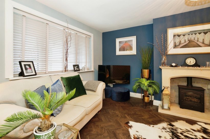 Lickhill Road, Calne 4 bedroom detached house Allen & Harris