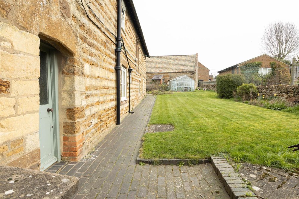 4 bedroom property for sale in Barlows Lane, Wilbarston Offers around £695,000