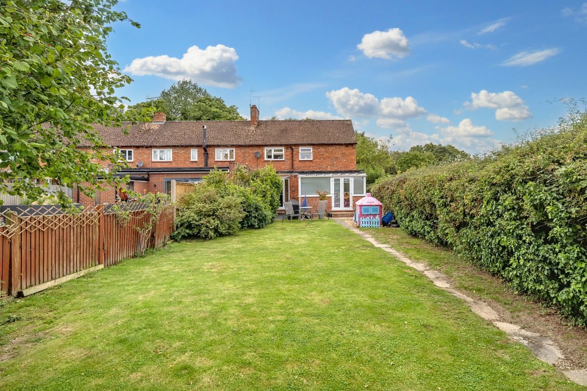 3 bedroom property for sale in Norwood Hill Road, Charlwood, Horley