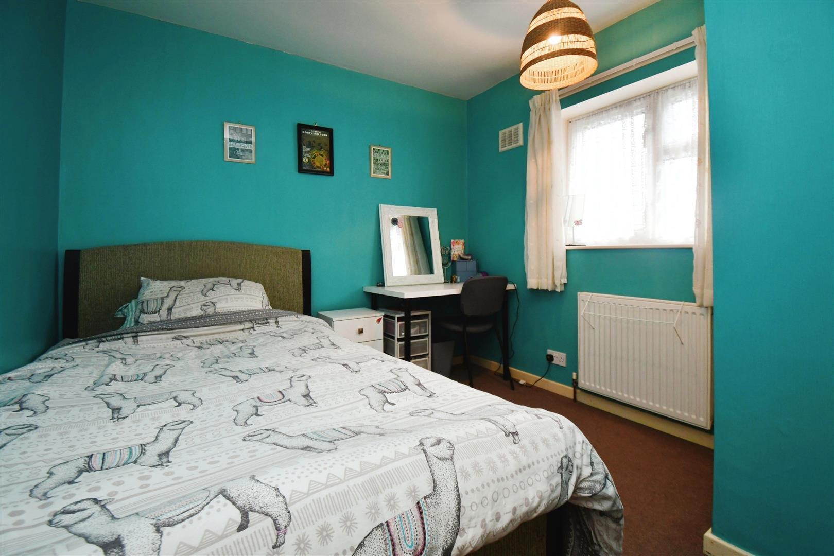 3 bedroom property for sale in Bradford Avenue, Hull Guide price £99,000
