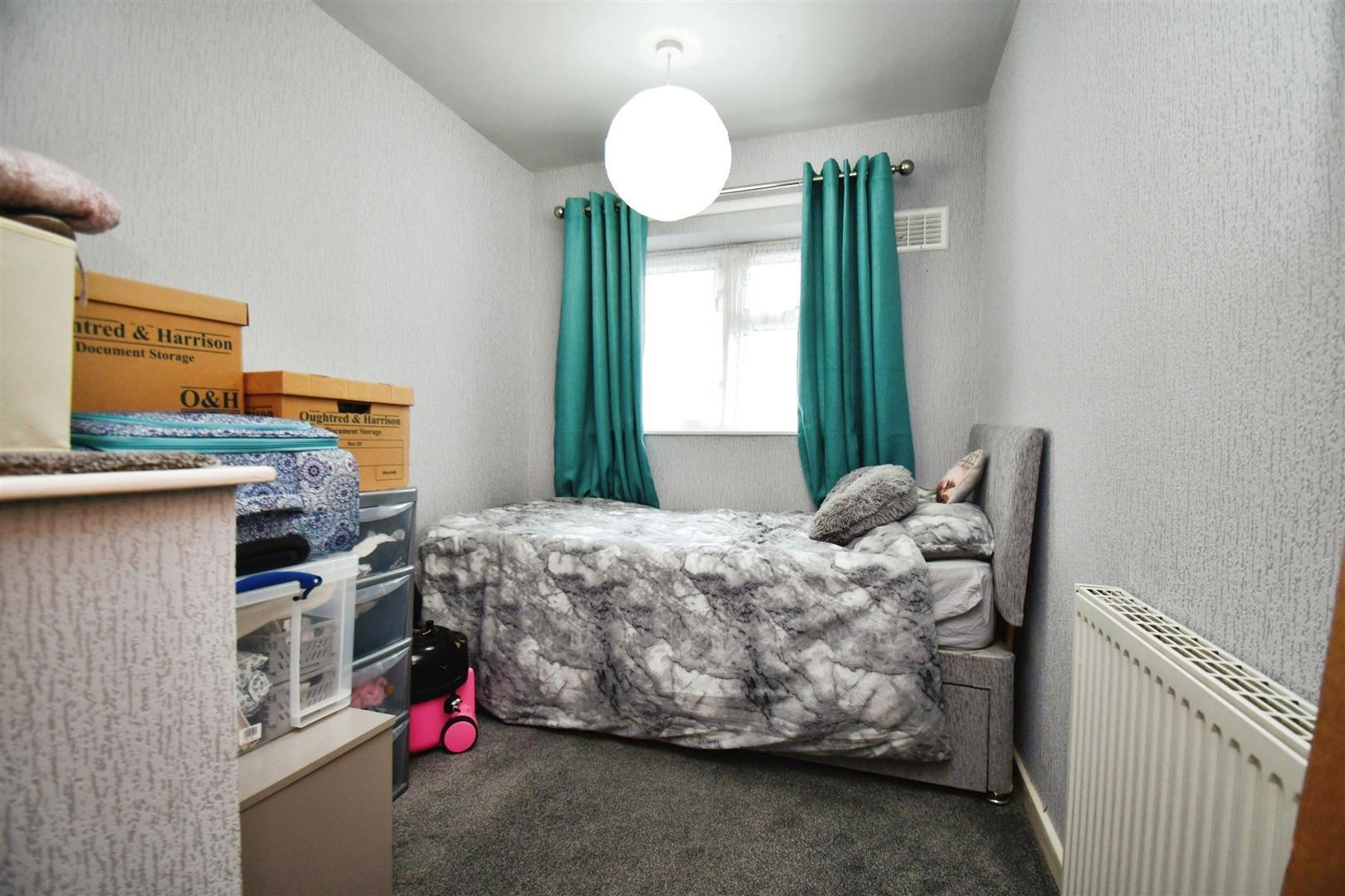 3 bedroom property for sale in Bradford Avenue, Hull Guide price £99,000