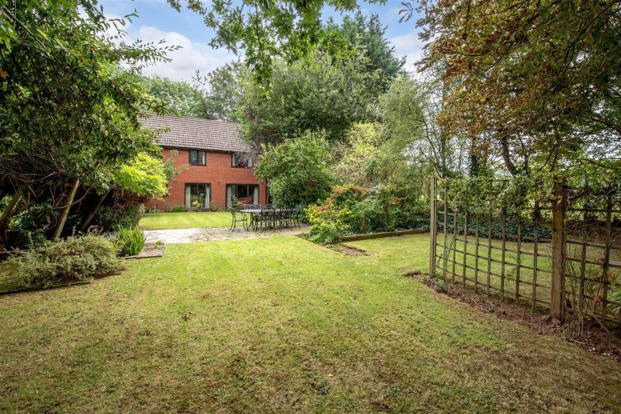 Stags 4 bedroom property for sale in Queens Drive, Taunton