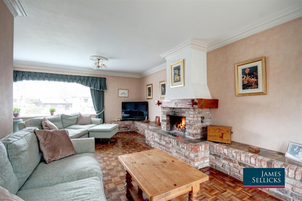 3 bedroom property for sale in Little Orchard, Clipston, Market