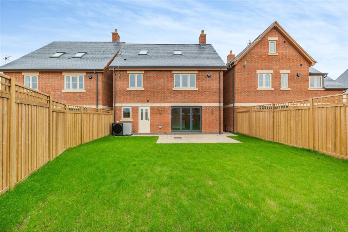 4 bedroom property for sale in Leicester Road, Uppingham, Rutland