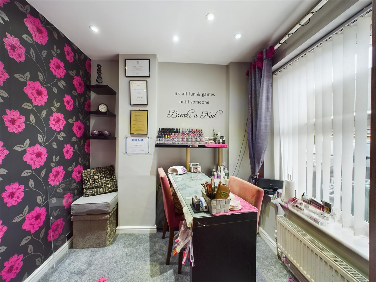 3 bedroom property for sale in Peppard Road, Maidenbower Offers in