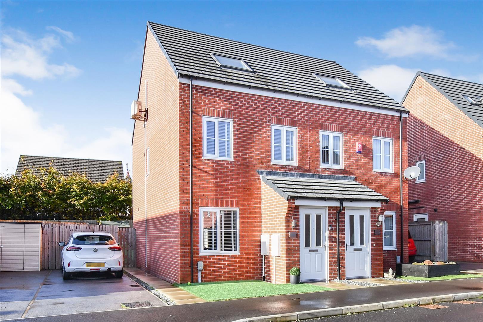 3 bedroom property for sale in Metcalfe Drive, Cottingham £225,000