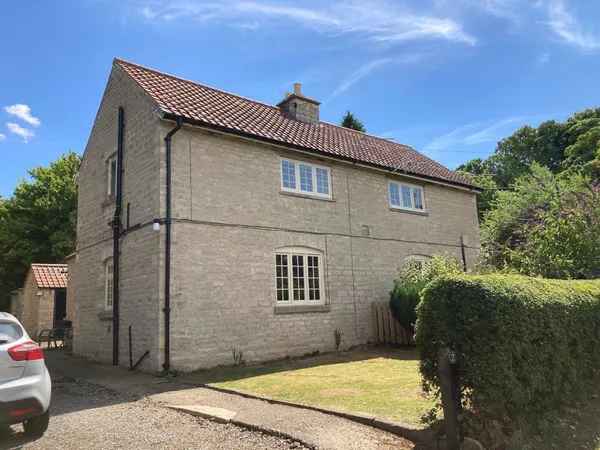 GRANGE FARM COTTAGES, HIGH DYKE, STOKE ROCHFORD, GRANTHAM