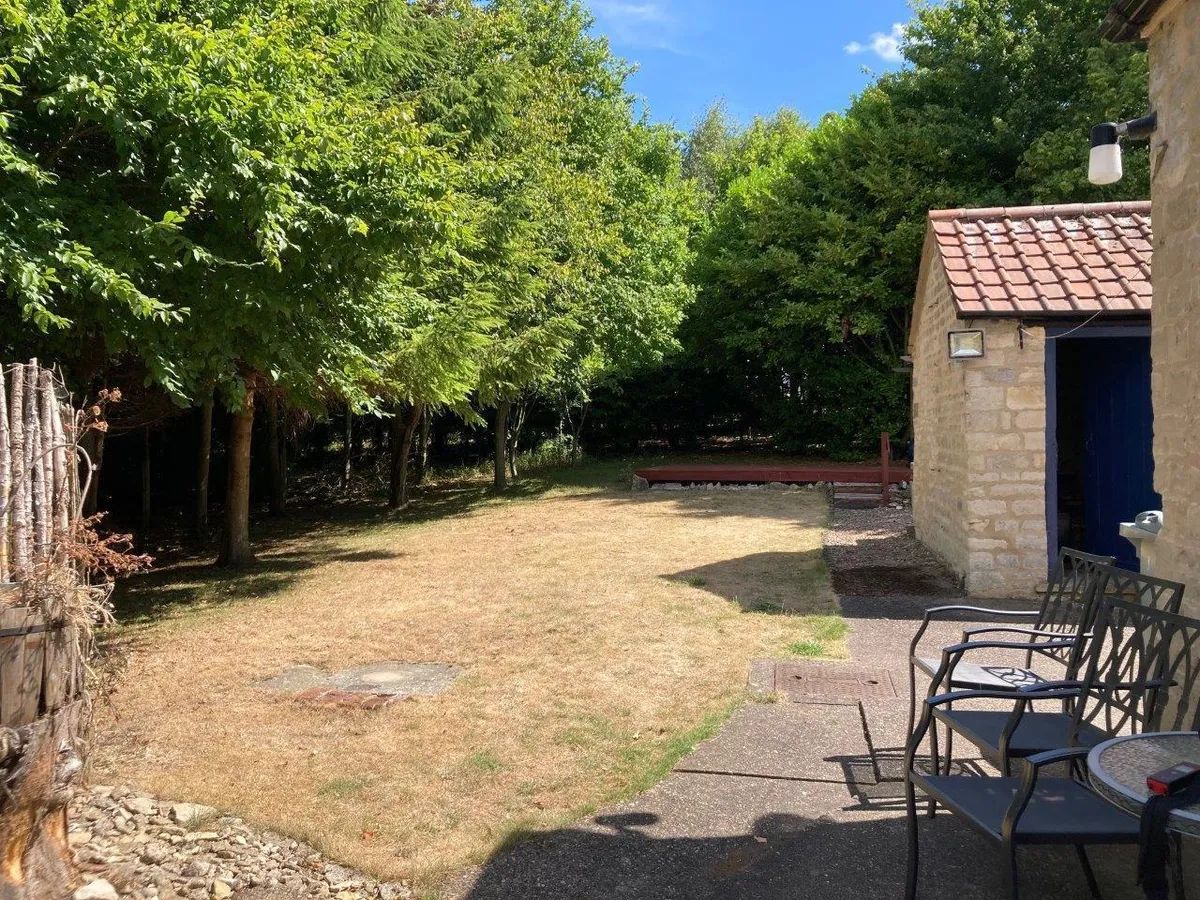 GRANGE FARM COTTAGES, HIGH DYKE, STOKE ROCHFORD, GRANTHAM