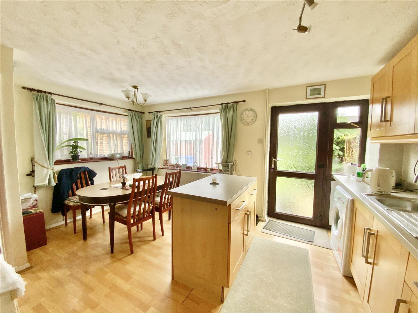 3 bedroom property for sale in Highcroft Close, Yardley Gobion