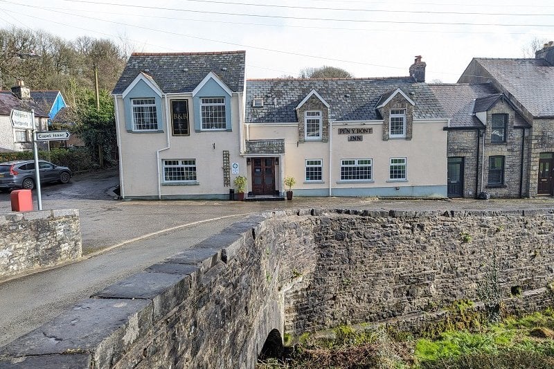 10 bedroom property for sale in Llanfynydd, Carmarthen, Carmarthenshire. Offers in the region