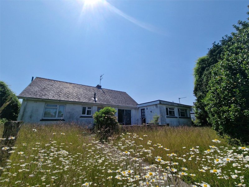 5 bedroom property for sale in Upper Lamphey Road, Pembroke