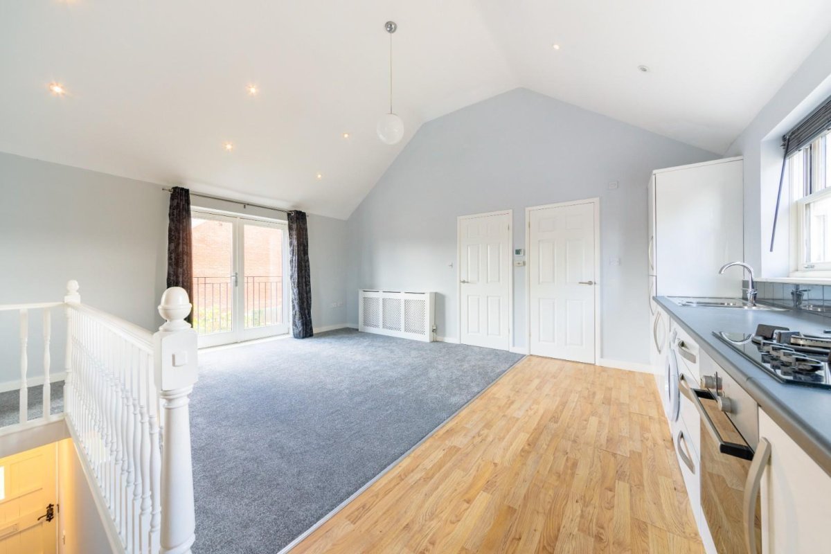 6 bedroom property for sale in 5 BEDS & ANNEXE Upper Church Street