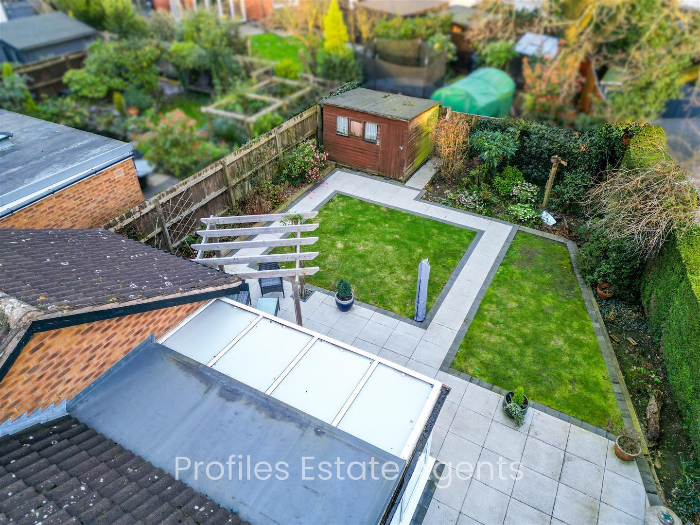 Lawton Close, Hinckley Image 16