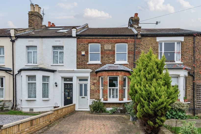 Gordon Hill, Enfield 3 bedroom terraced house Holroyds Estate Agents