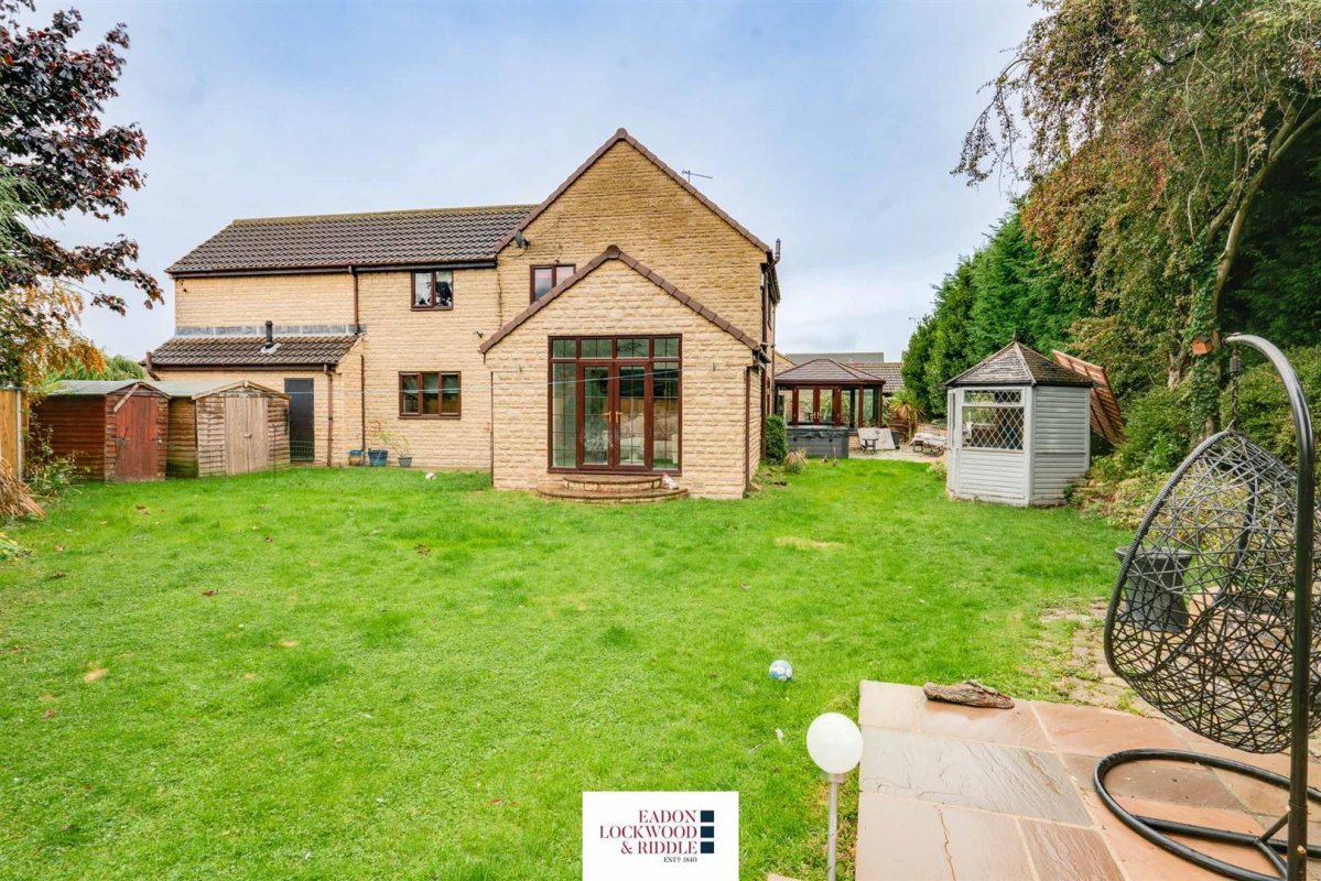 4 bedroom property for sale in Pinchfield Court, Wickersley, Rotherham