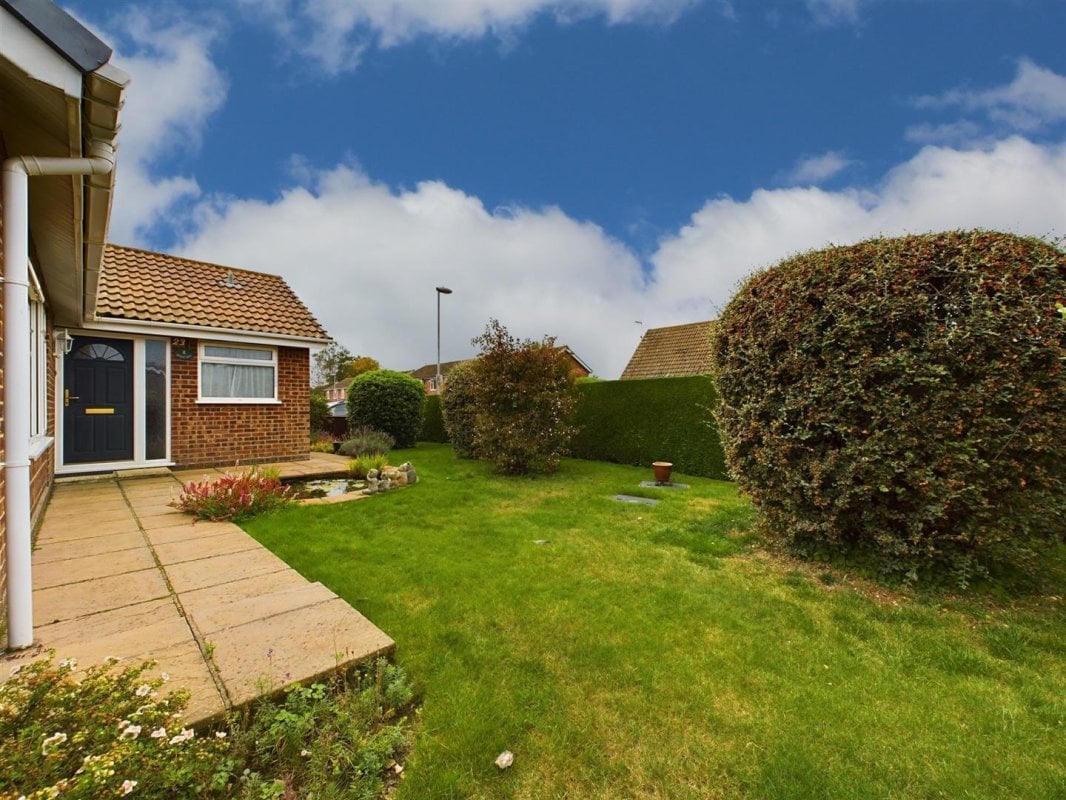 3 bedroom property for sale in Highfield Road, Dereham £300,000