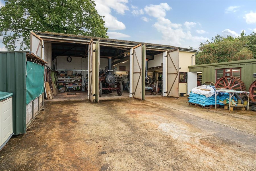 Stags 4 bedroom property for sale in Nomansland