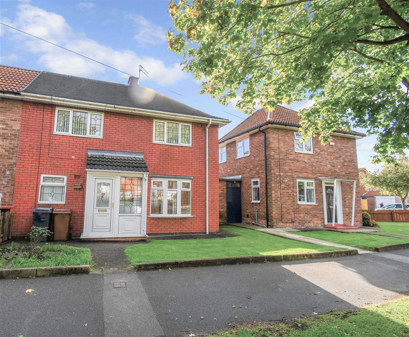 2 bedroom property for sale in Staveley Road, Hull £100,000