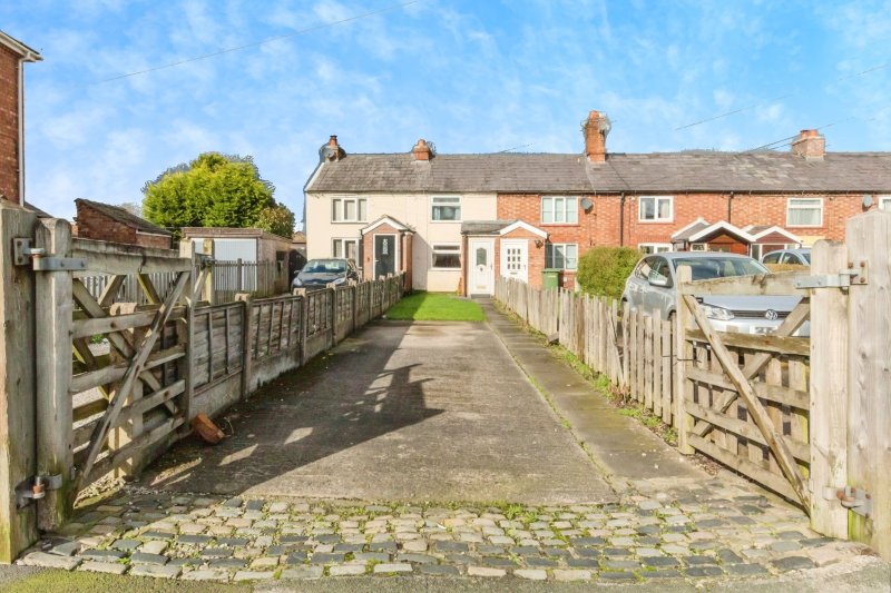 2 bedroom property for sale in Station Road, Winsford, Cheshire, CW7