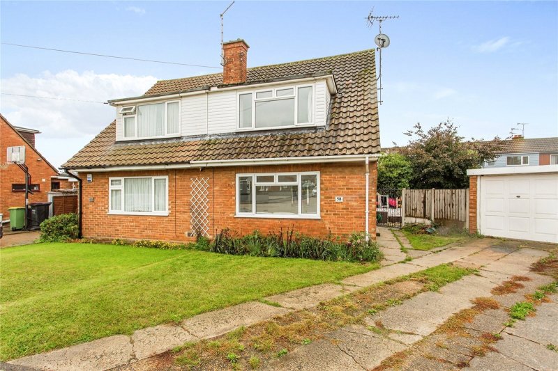 3 bedroom property for sale in The Bramleys, Rochford, Essex, SS4