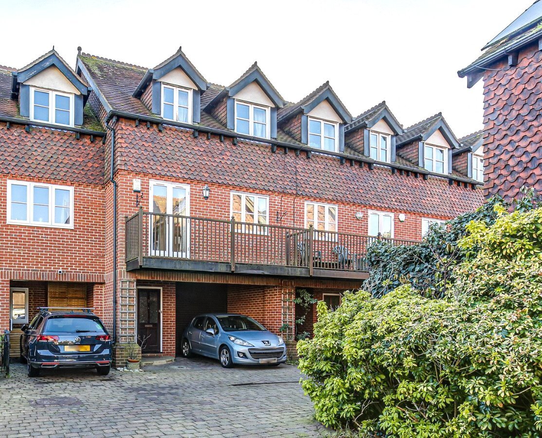 JacksonStops 3 bedroom property to let in London Road, Westerham