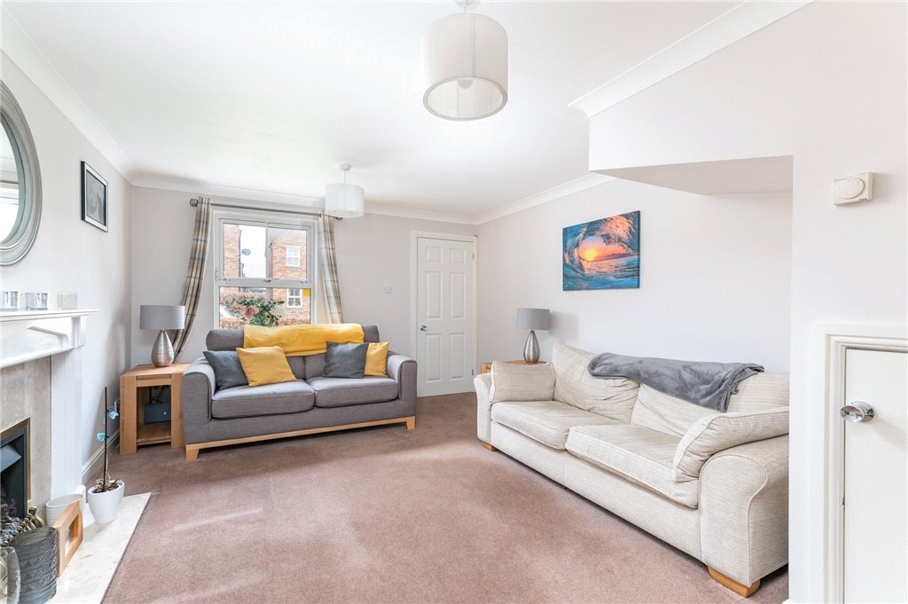 2 bedroom property for sale in Castlefields, Rothwell, Leeds, LS26