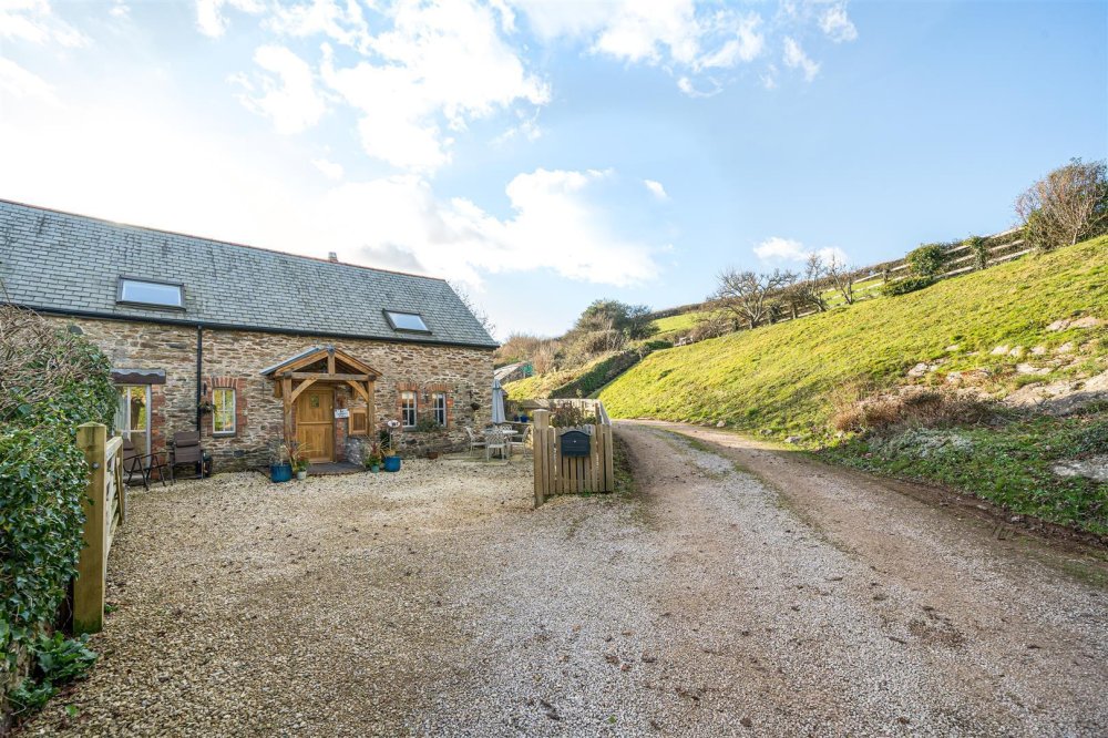 Stags 4 bedroom property for sale in East Cornworthy, Totnes
