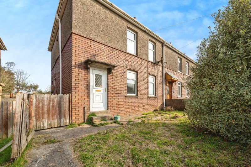 3 bedroom property for sale in Sarn Hill, Sarn, Bridgend £125,000