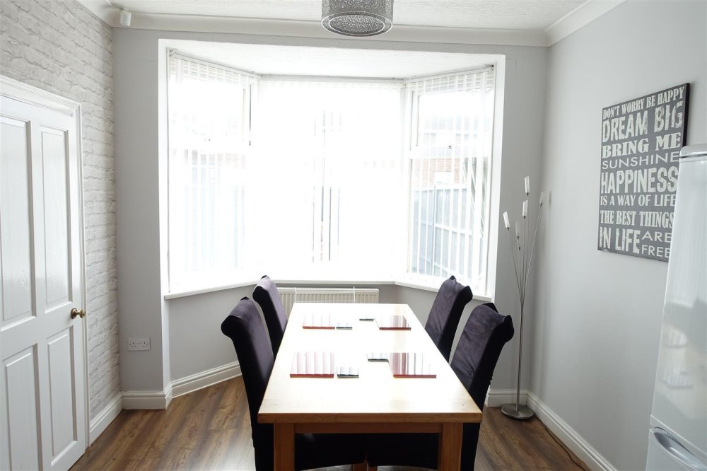 3 bedroom property for sale in The Crescent, Woodlands, Doncaster