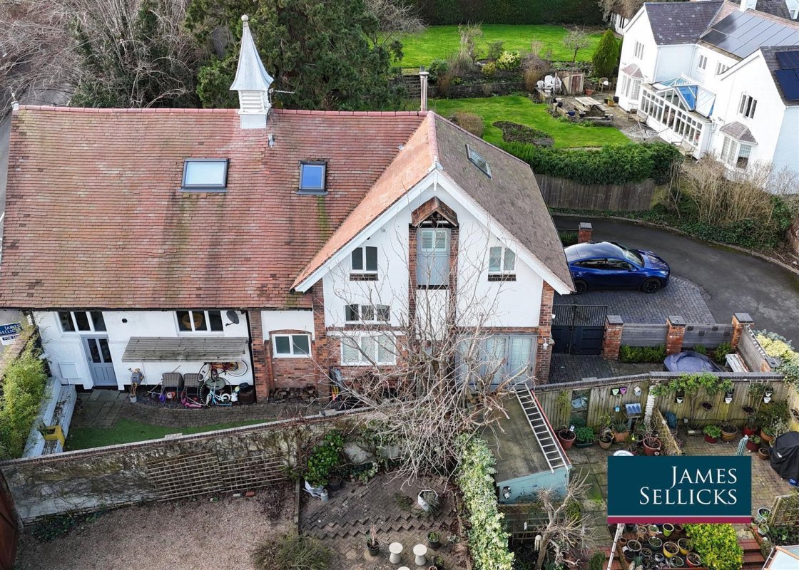 5 bedroom property for sale in The Coach House, Main Street, Kibworth