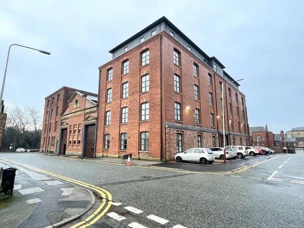 Toto House, Bolton, BL2