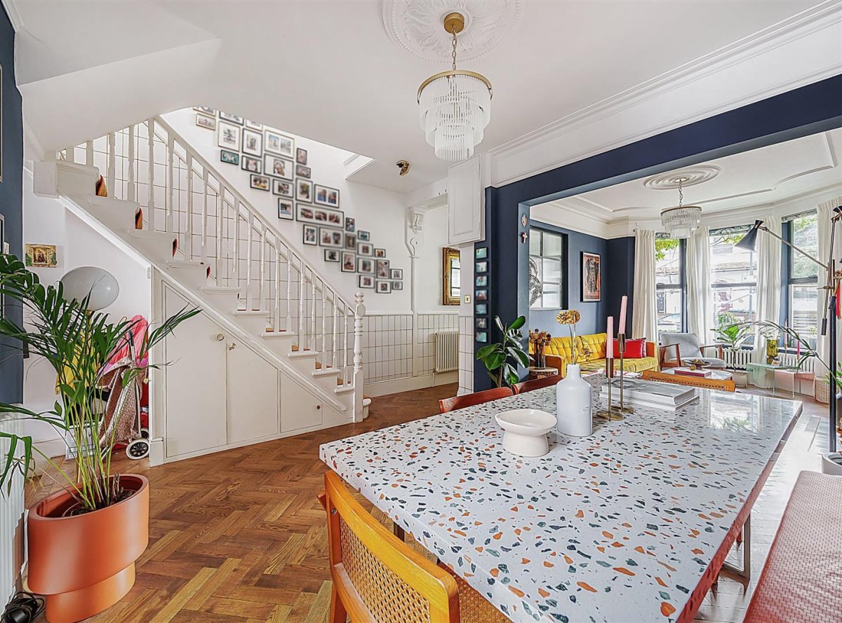 3 bedroom property for sale in Balmoral Road, London, NW2 £900,000