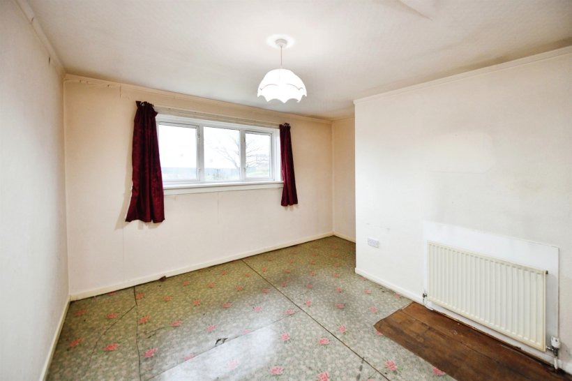 Quarry Road, Irvine 3 bedroom terraced house Allen & Harris