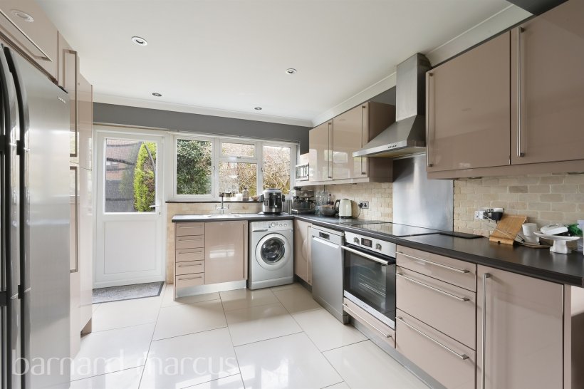 Langley Avenue, Worcester Park 2 bedroom terraced house Barnard Marcus