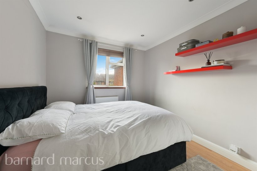 Langley Avenue, Worcester Park 2 bedroom terraced house Barnard Marcus