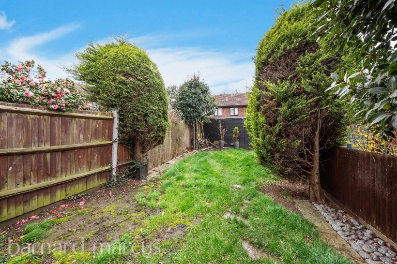 Langley Avenue, Worcester Park 2 bedroom terraced house Barnard Marcus