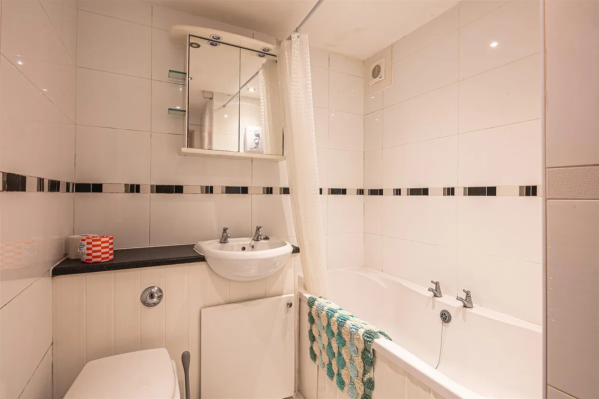 37 Storthwood Court, Storth Lane, Ranmoor, S10 3HP
