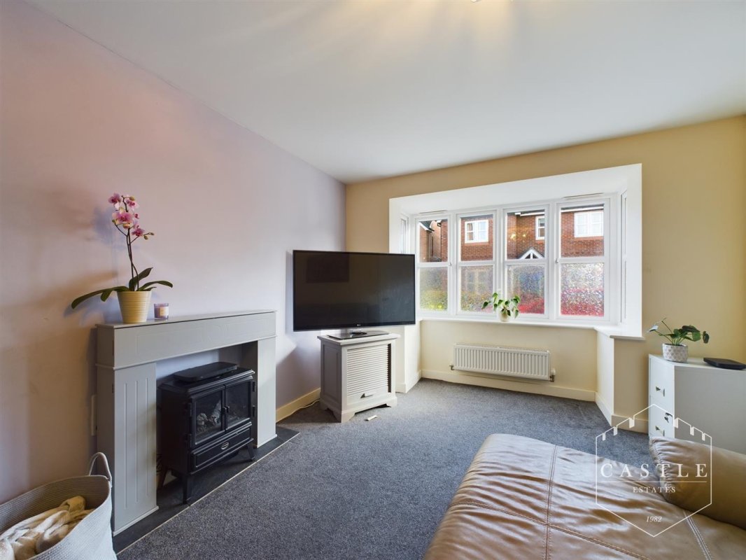 4 bedroom property for sale in Holywell Fields, Hinckley Offers in