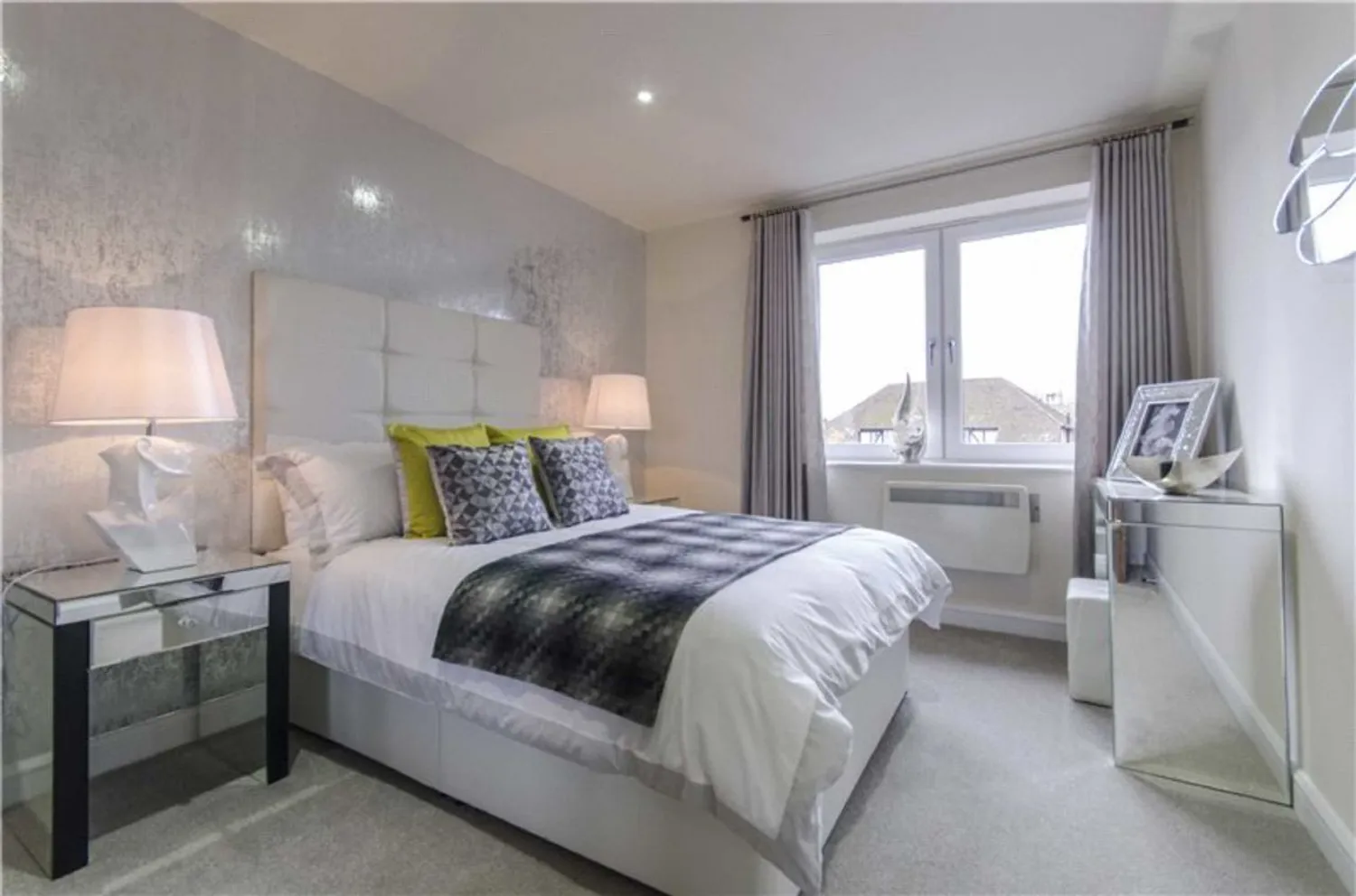 Lyon Road, Walton-On-Thames, KT12 photo 6